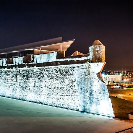 Pestana Cidadela Cascais - Pousada & Art District Εξωτερικό φωτογραφία The fort at night