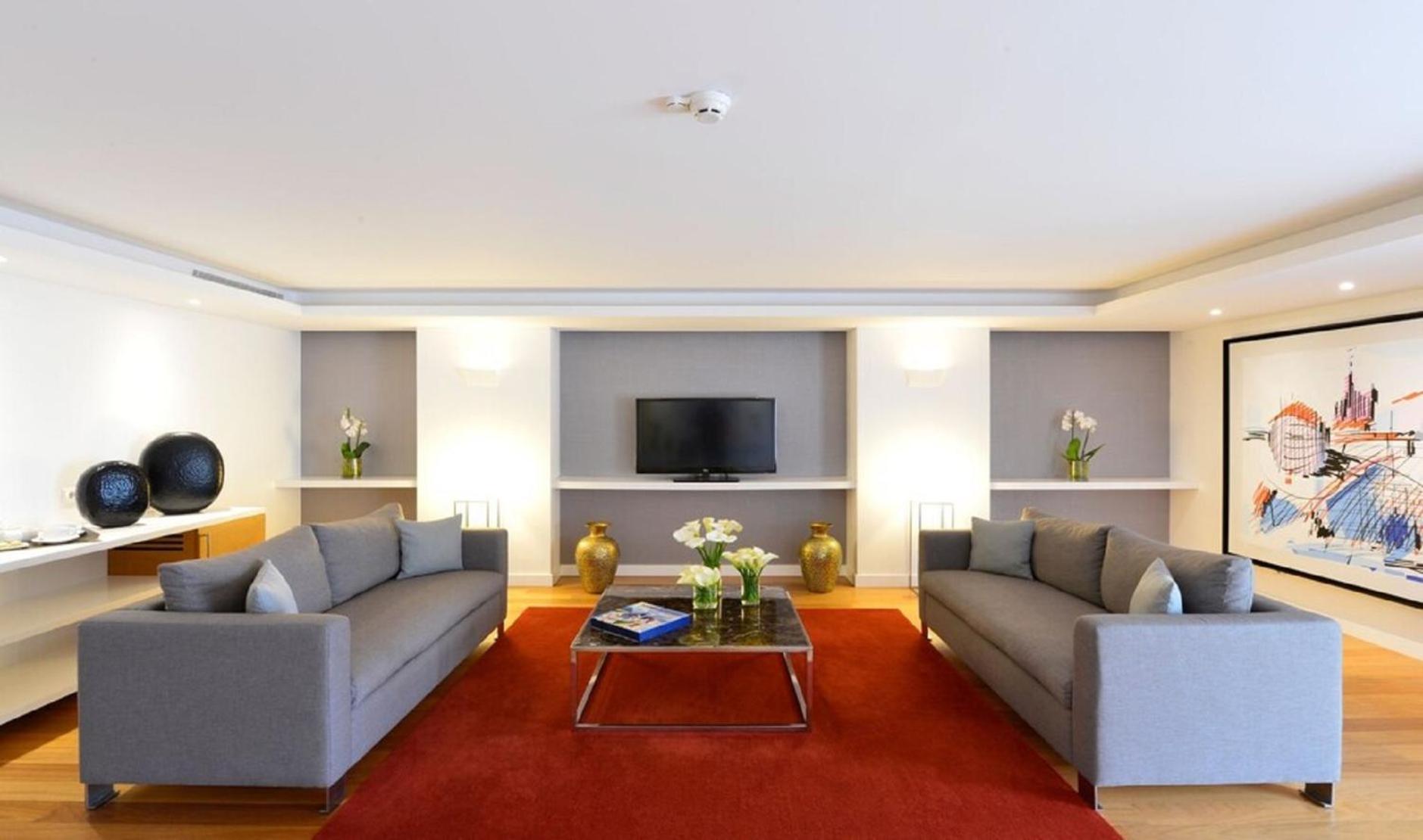 Pestana Cidadela Cascais - Pousada & Art District Εξωτερικό φωτογραφία A living room in a suite at the Mandarin Oriental, Munich